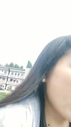 重磅核弹！！！极品御姐玩户外~【不烧退钱】真空马路裸露~小树林全裸跳蛋~ 截图2