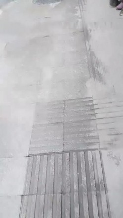 《会所女技师》不畏疫情街头勾搭80岁大爷打飞机进了一家水果店老板怕死得要命叫来两个朋友一块耍 截图5