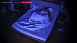上帝视角 学校老师跟男子开房 看了好久的电视终究被操 夸张的姿势和撞击的速度和力度 让老师大叫不停 截图8
