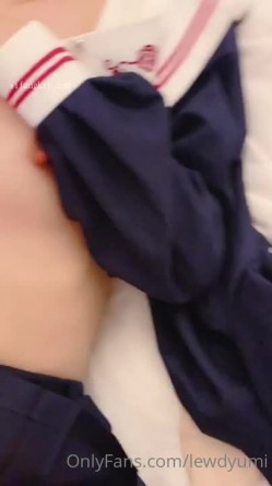 萝莉女神21岁小母狗『优咪』完美性奴 穿学妹JK制服装翘美臀猛操 截图6