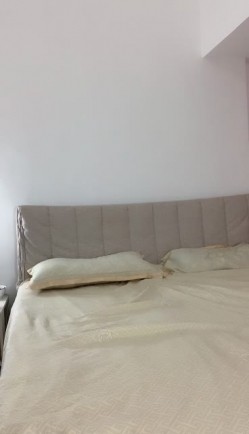 蜜桃美女约啪附近小哥，全程露脸黑丝情趣撩骚狼友，口交大鸡巴，激情上位让小哥压在身下边亲边草精彩刺激 截图4
