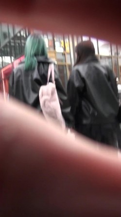 【海阔天空系列CD第1季】极品高颜值时尚小姐姐骚丁，JK少女街头扭屁股[高清无水原档]10V 截图2