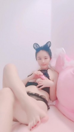 温柔美少妇新人下海！情趣耳朵露奶装！脱下内裤跳蛋震穴，流出白浆表情好爽，娇喘呻吟好听 截图2