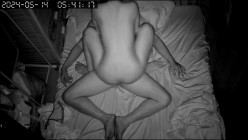 家庭网络摄像头偷拍 眼镜白领男和娇妻的日常性生活多套情趣装黑丝69互舔疯狂骑乘 无套内射 截图7