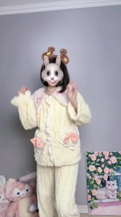 推特极品福利姬，可甜可盐女神【小仙云】最新裸舞+定制长视频，不解释，非常耐看 截图2