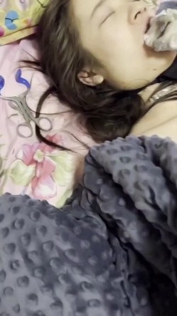 高冷女神被同班小伙多次套路MJ丝袜 道具 制服各种玩弄 截图16