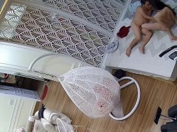 居家摄像头破解土豪大叔和美女老婆的私密生活被曝光 截图4