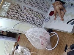 居家摄像头破解土豪大叔和美女老婆的私密生活被曝光 截图5