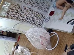 居家摄像头破解土豪大叔和美女老婆的私密生活被曝光 截图7