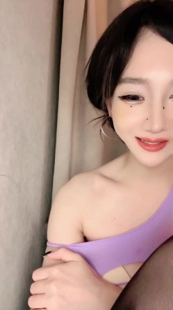 明星级颜值，顶级精致美人儿【小婉呀】不做女神做母狗，下海自慰出水 截图12