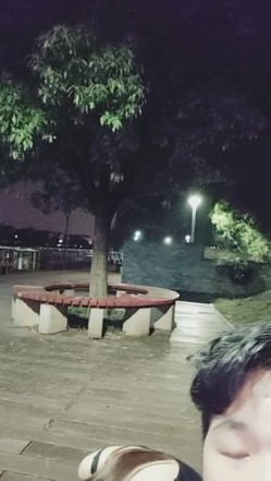非常风骚的少妇和炮友深夜在户外露出口交 回到车里车震啪啪 十分淫荡 截图8