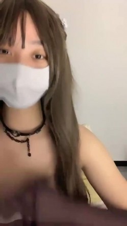 G奶校花女神【素质女人】与女同炮友互舔抠逼~穿戴假屌操逼 截图2