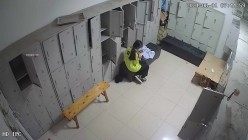 舞蹈班《监控破解》偷拍多位美女学员后台换衣服 截图8