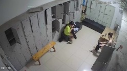 舞蹈班《监控破解》偷拍多位美女学员后台换衣服 截图15