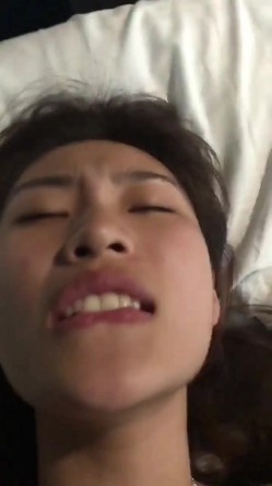 《台湾情侣泄密》周末和美女同事酒店开房啪啪遭曝光 截图3