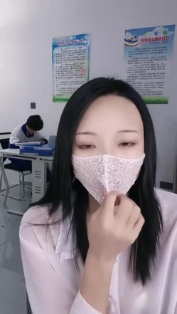 【雅儿老湿】退役模特 美腿丝袜 沟搭男技师男学弟 无套狂操 多地点无套内射 真受不了 截图9