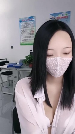 【雅儿老湿】退役模特 美腿丝袜 沟搭男技师男学弟 无套狂操 多地点无套内射 真受不了 截图10