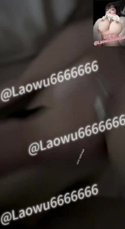 【绿帽淫妻】反差眼镜少妇，极品高颜值露脸人妻「SMMSMM」，约炮入珠单男，和上门推油男技师调情，被当作母狗多人淫趴调教 截图7