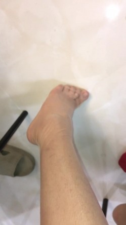 江大校花极品系列自拍视频图包完整版 淫荡校花试衣间为小鲜肉足交口活酒店调教 截图13