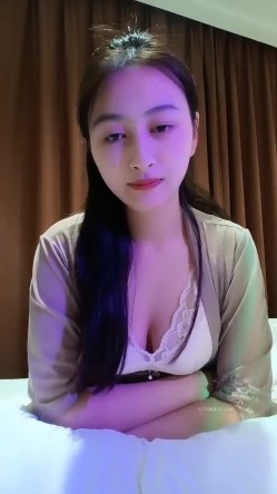 女人味！致命的女人味啊！她被深喉 吞精的样子 就是最欠操的样 截图3