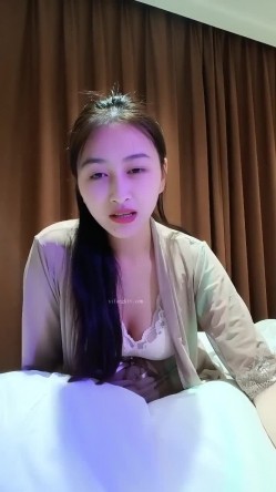 女人味！致命的女人味啊！她被深喉 吞精的样子 就是最欠操的样 截图12