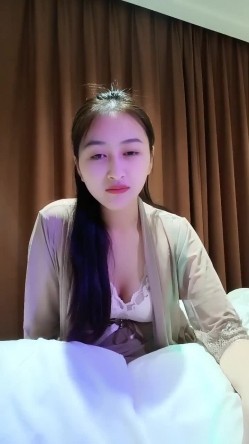 女人味！致命的女人味啊！她被深喉 吞精的样子 就是最欠操的样 截图14