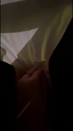 性感尤物3P淫乱盛宴 ️牛B大神把别人眼中的御姐女神当母狗一样的操，平时高冷女神床上这么骚 被金主当成精盆 截图11