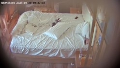 民宿酒店近视角偷拍 度假的年轻男女两天多次做爱男的喜欢舔逼 截图11