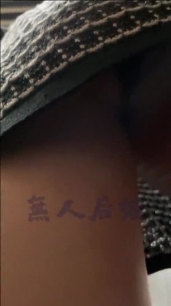 【经典CD】掀裙抄底大神【无人后继】126V完整合集[上]，就喜欢用手掀起小姐姐的短裙抄底 截图4