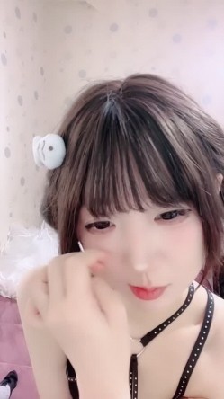 全网最美童颜校花【邪恶双马尾】黄播尺度大开~全裸自慰 截图5
