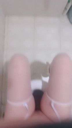 全网最美童颜校花【邪恶双马尾】黄播尺度大开~全裸自慰 截图13
