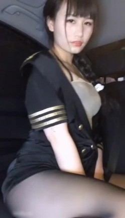 周末撸管必看！百变女神魅心马路边不顾所有眼光表演各种造型亮瞎眼秒杀不少封面女神 截图3