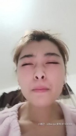 国产良家夫妻居家自拍，【太平公主】极品小少妇，肤白貌美，家中跟老公睡意朦胧中来一炮，娇喘悦耳动听撸管必备 截图12