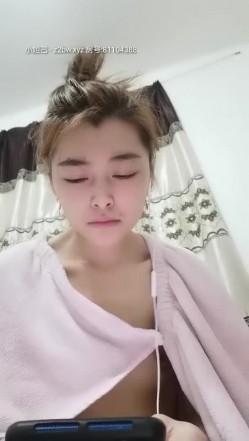 国产良家夫妻居家自拍，【太平公主】极品小少妇，肤白貌美，家中跟老公睡意朦胧中来一炮，娇喘悦耳动听撸管必备 截图13