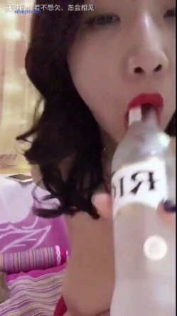 【巨乳女神御儿】啪啪乳交OX舔脚SM土豪私人专享最新流出 乳交+啪啪+舔脚+SM+虐操 完美露脸 高清720P版 截图8