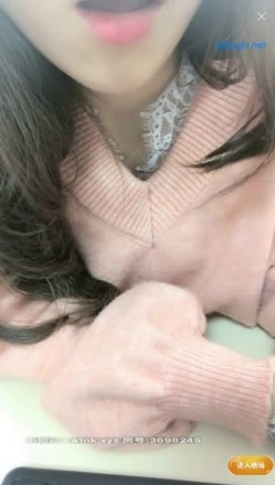 这才是真正的魔鬼身材，美少女拥有如此傲人的身材，丝袜美腿 木瓜大奶子【贵在真实】办公室自己工位上自慰，公司厕所里自慰 截图2