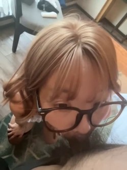 ️极品眼镜骚妹【xiaomugouya】非常反差的肥臀眼镜妹子白丝黑丝跳蛋自慰 截图15