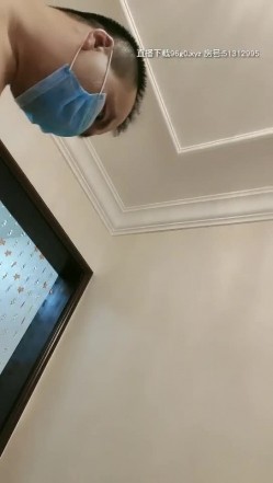 西安19岁大二学生妹没开学，上完网课晚上跟男友啪啪，年纪不大口活不一般，肥美鲍鱼超级紧很快男友就射了 截图7
