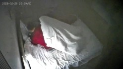 酒店偷拍奶子浑圆的反差婊眼镜乖乖女解开衣服袒胸露乳挑逗男友操她 截图3