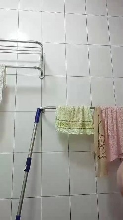 网络疯传高职抖音妹套图淫片大胆自拍爽抠鲍鱼流出淫荡的浆汁妹子素颜样子有点让人失望 截图11