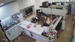 黑客破解摄像头偷拍高颜值白领情侣喜欢下班同事走后留在办公室一边看电视一边做爱 截图10