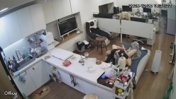 黑客破解摄像头偷拍高颜值白领情侣喜欢下班同事走后留在办公室一边看电视一边做爱 截图12