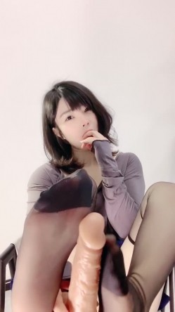 我的梦中情人！【裸舞婉儿】魔鬼身材雪白裸体 颜值高身材好的极品女神！一丝不挂全裸露脸热舞简直美到爆 截图3