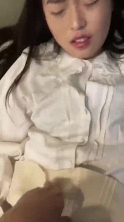 清纯美眉 你不可以射那么远 射都射了 再说你又不别人射逼里 还是蛮可爱的 截图11