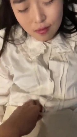 清纯美眉 你不可以射那么远 射都射了 再说你又不别人射逼里 还是蛮可爱的 截图12