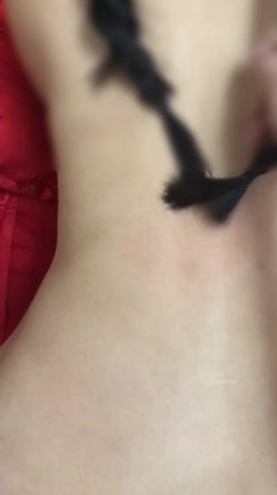 绿帽癖老公找单男艹爱妻 模特身材极品娇妻『短裙无内』淫妻福利 ，主动张开黑丝M腿 满嘴淫语呻吟不断！ 截图15
