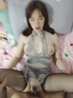 入会粉丝团专属91长腿翘臀淫妻母狗【诗妍】露脸性爱自拍，野外露出车震各种情趣制服啪啪 截图10