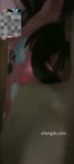 抖音泄密，【强姨】，45万粉小网红，端庄气质御姐，露脸露点，一对一自慰，坚挺美乳 截图15