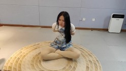 国产SM捆绑调教.一绳所爱_孟芳_海老缚和驷马紧缚放置访谈 截图2