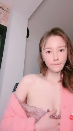 167成都车模-你的大宝贝- 哥哥快把我舔湿，逼逼好干呀。骚货央求各位狼友来成都春熙路开房，干死她！ 截图7